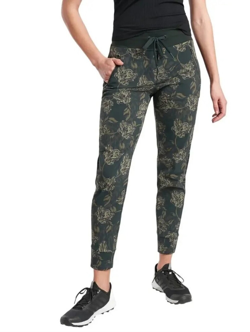 Athleta Trekkie North Printed Jogger in the Terra Firma Olive floral print Size4
